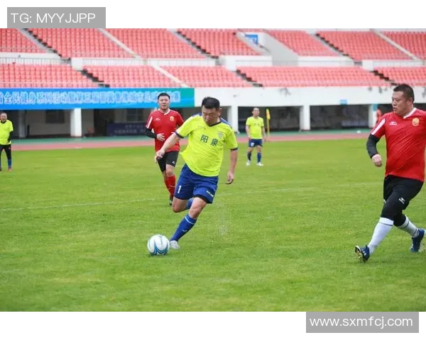 中国队与葡萄牙展开友谊赛激战展现足球魅力与团队精神