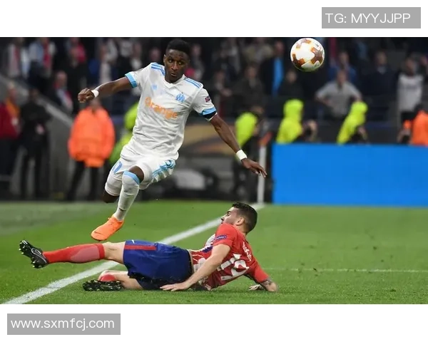 有望重返老东家，队报：或许签约之前，布纳-萨尔去梅斯练习